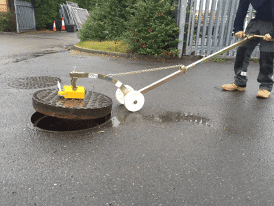 magnetic manhole lifter 1